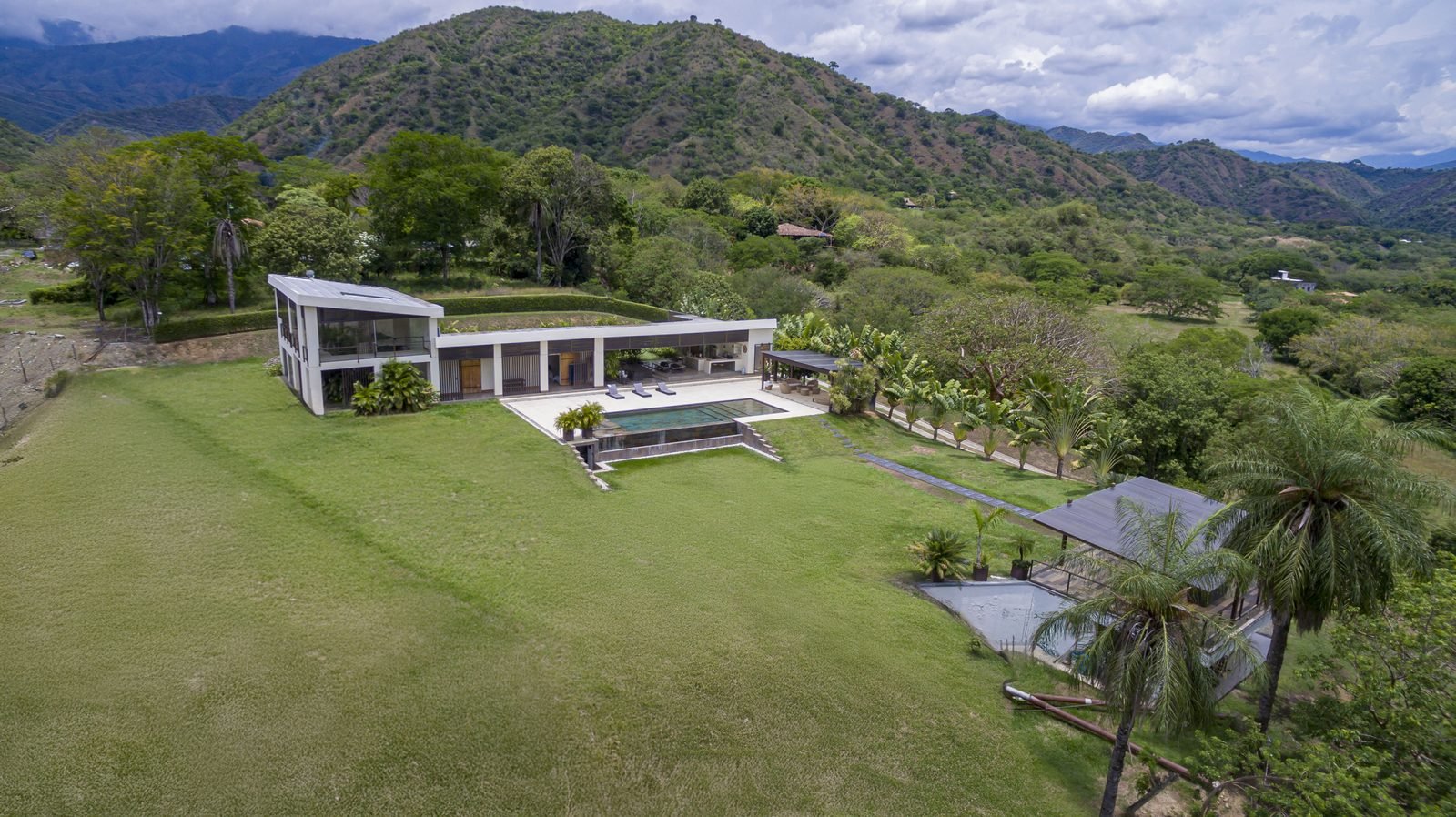 Finca con piscina y jacuzzi en Santa Fe de Antioquia