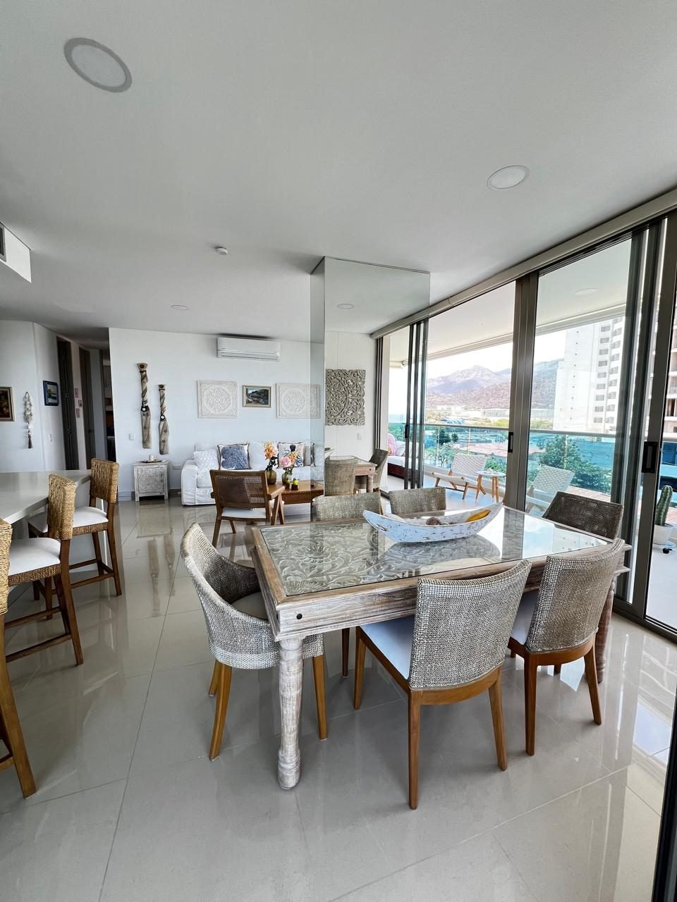 Apartamento con piscina frente al mar en Pozos Colorados